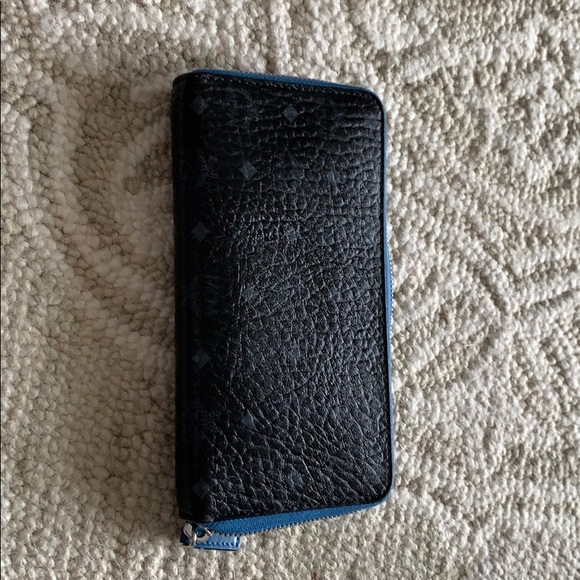 Downsizing - Picture 1 of 2